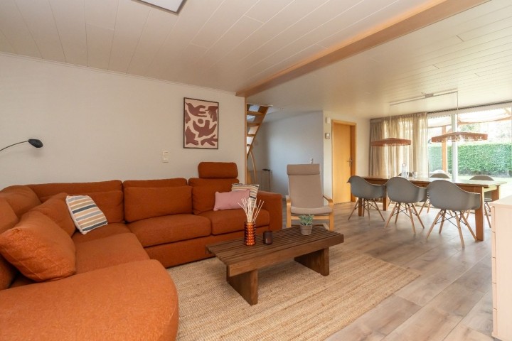 Das gemütlich eingerichtete Wohnzimmer