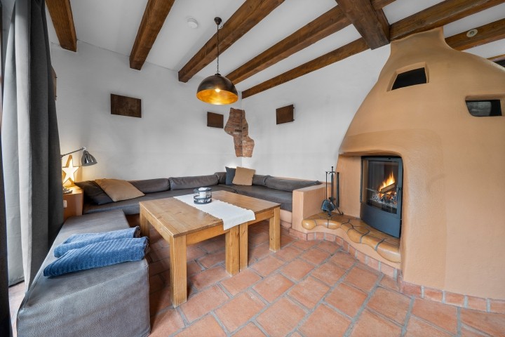 gemütliche Sitzecke am Kamin