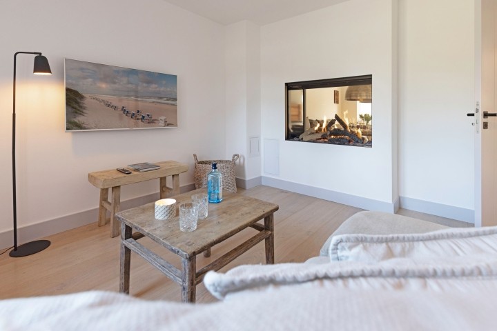 Kaminzimmer mit weiterem Fernseher