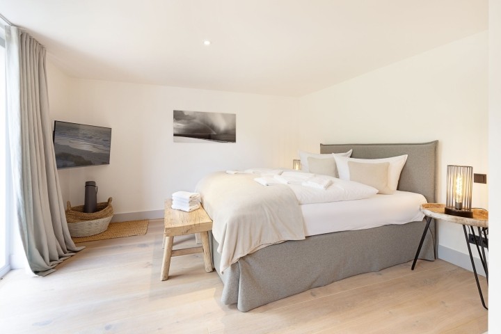 Schlafzimmer eins im EG mit Bad en Suite