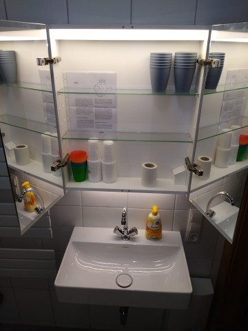 Spieglschrank mit allem Komfort