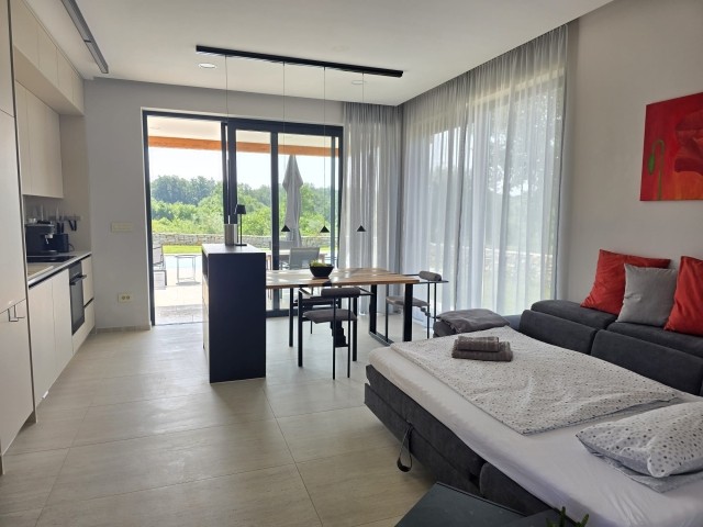 Wohn- Essbereich mit Küche 