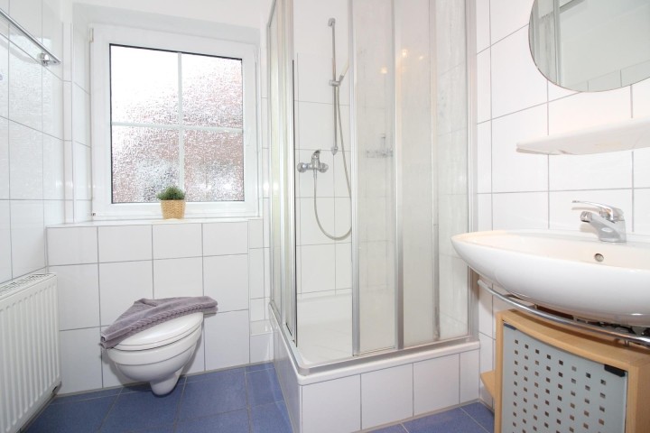 Ferienhaus BUH 83 Duschbad