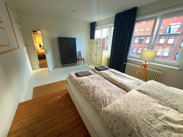 Schlafzimmer hinten Links zum Kickerzimmer