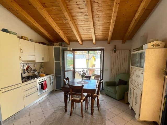 Küche mit Essbereich