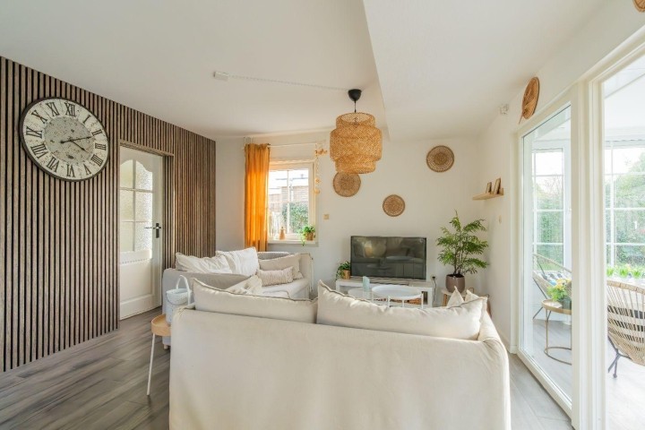 Gemütliche Sitzecke mit TV