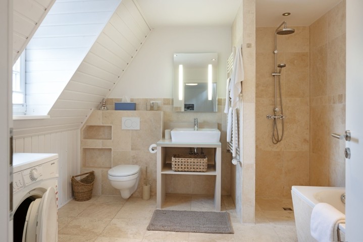 Badezimmer eins im OG