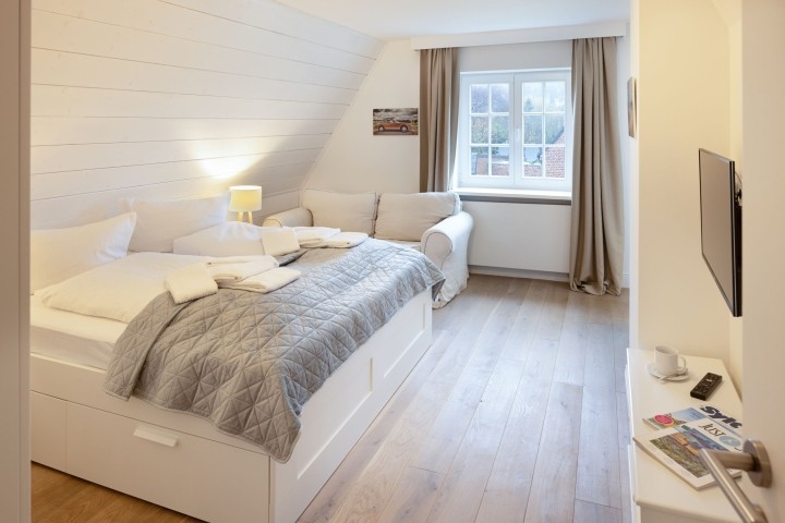 Schlafzimmer eins im OG mit Bad en Suite