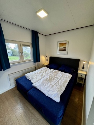 Das Hauptschlafzimmer verfügt über ein komfortables Doppelbett