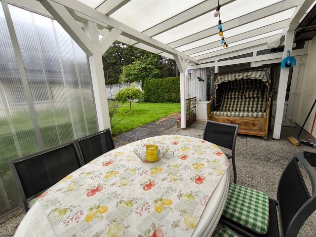 Terrasse mit Strandkorb 