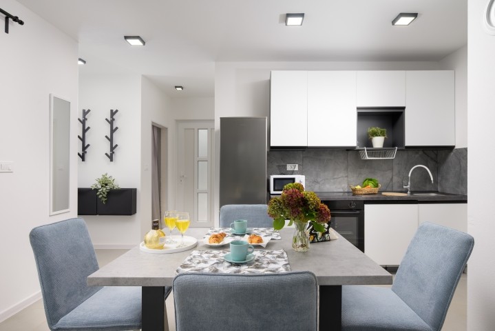 Küche mit Essbereich