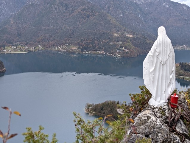 Blick auf den Ledrosee