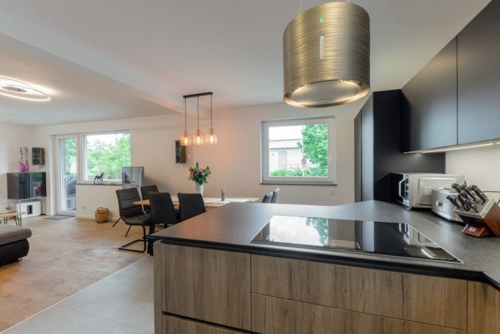 Küche mit Essbereich