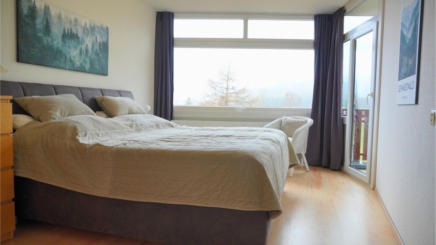 Erstes Schlafzimmer (ein Doppelbett   ein Einzelbett)