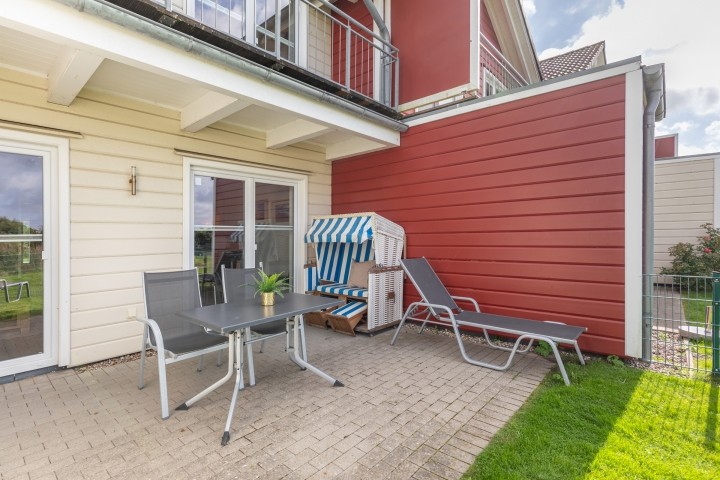 Terrasse mit Strandkorb