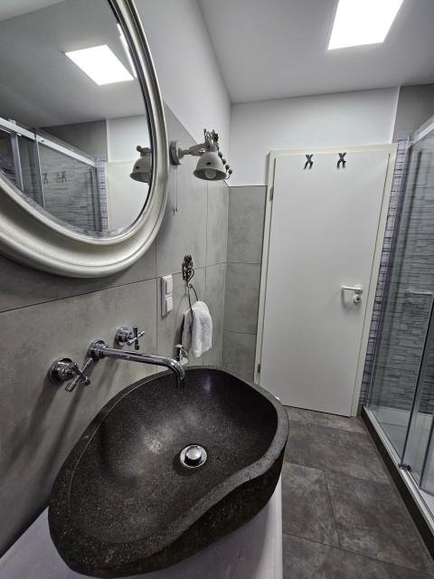 Flussstein Waschbecken