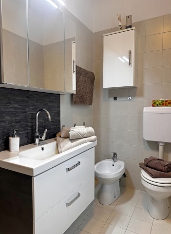 Waschtisch, Bidet und WC