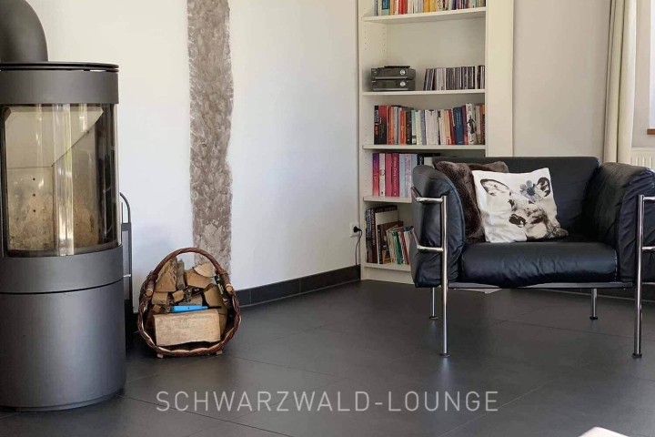 Gemütliche Sitzecke mit Kamin