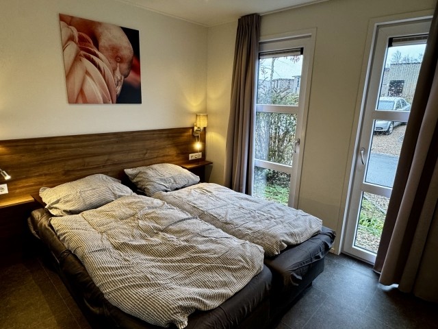 Hauptschlafzimmer mit bequemen Doppelbett