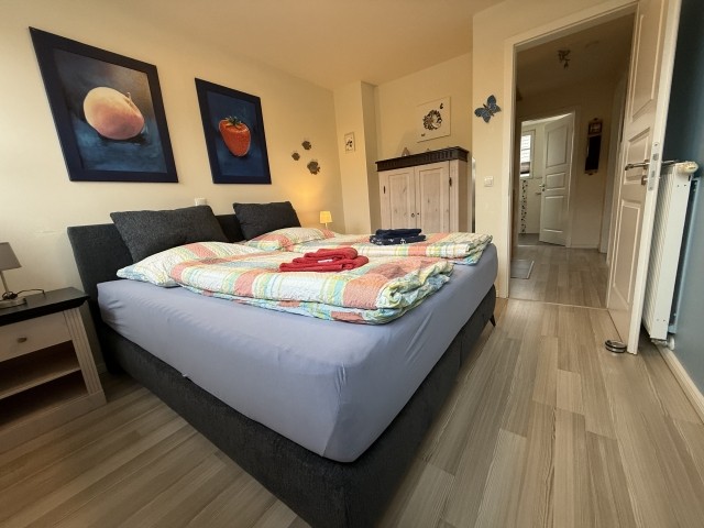 1.OG: SZ mit Boxsprinbett 180x200