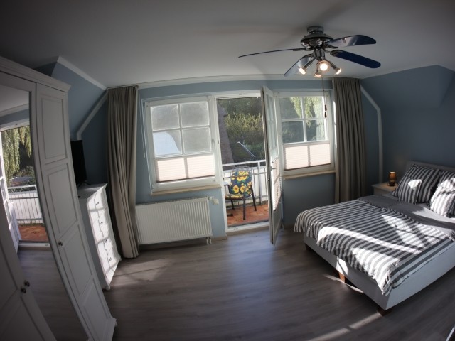 1.OG großes SZ mit Balkon