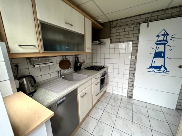 Voll ausgestatte Küche