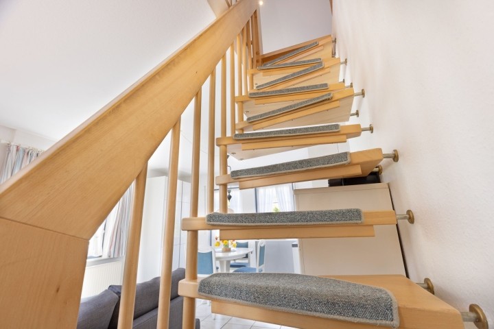 Treppe ins Obergeschoss