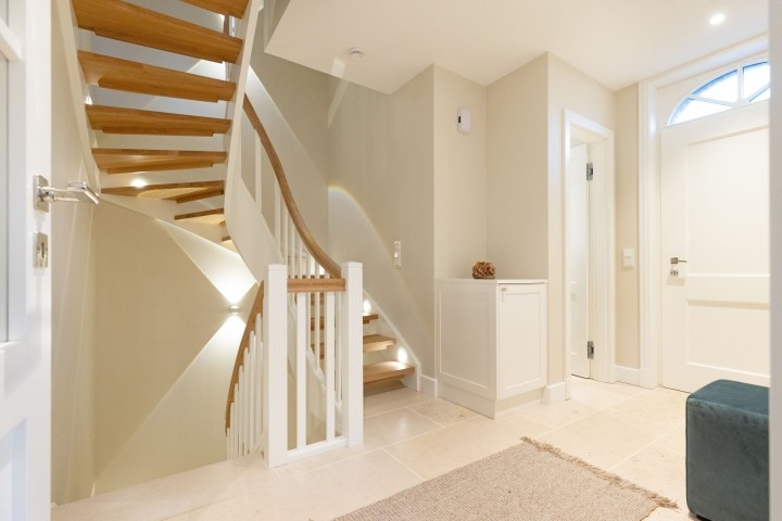 Eingangsbereich und Treppen