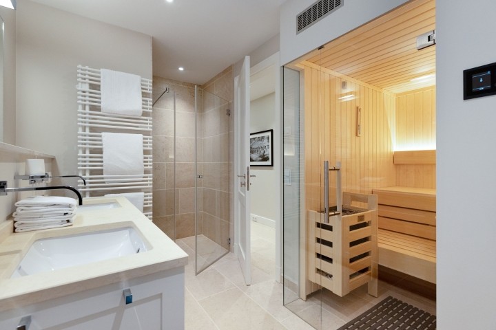 Badezimmer zwei im UG mit Sauna