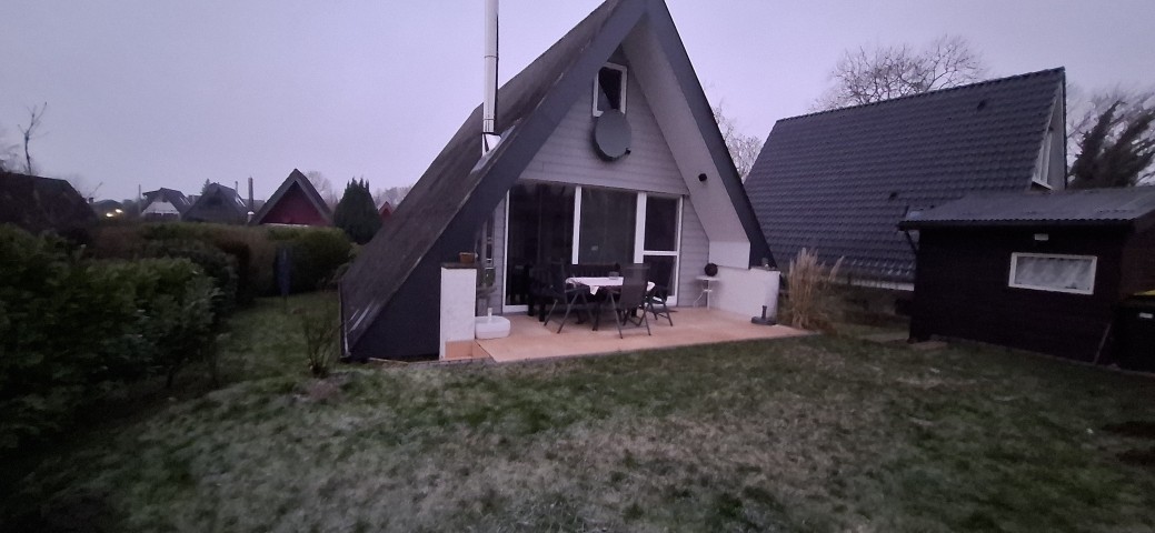 Rückseitige Terrasse