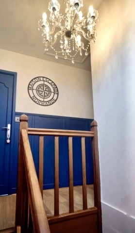 Treppenhaus mit rutschfesten Stufen