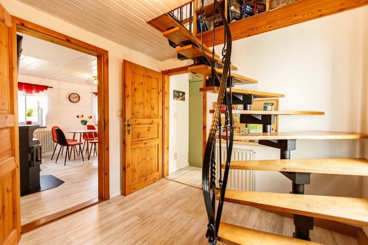 Treppe in der Wohnung zum Schlafbereich