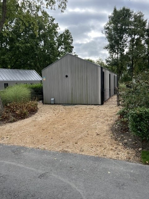 Parkplatz vor dem Chalet