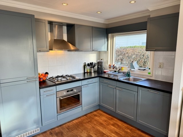 Die Küche ist komplett ausgestattet