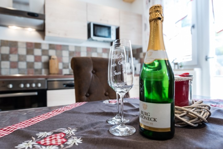 „Ihr Urlaub beginnt hier: Ein herzlicher Empfang in der Wohnung Edelweiß.“