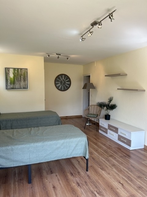 Schlafzimmer 4 im EG mit 2 Einzelbetten 0,90 x 2,00 m