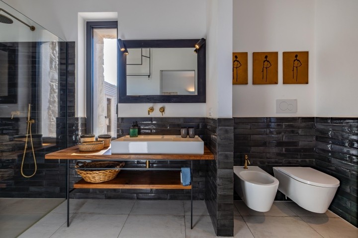 eins der drei Ensuite Bäder