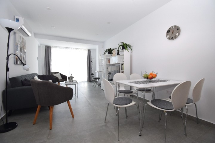 Zum nächsten Hafen – mit Bootsliegeplätzen sind es nur max. 50 Meter