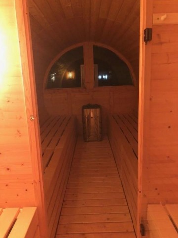 Eingang zu Fass-Sauna... hier erholt sich nicht nur der KPTN vom Navigieren