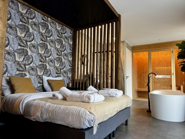 Das Bett verfügt über einen Sternenhimmel