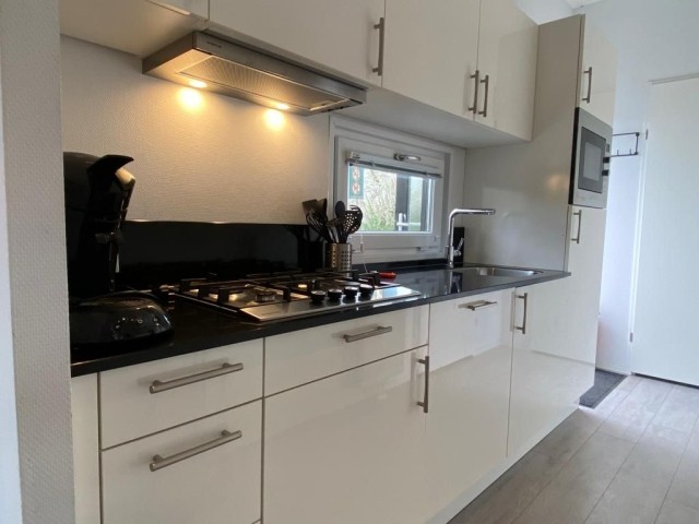 Voll ausgestattete Küche