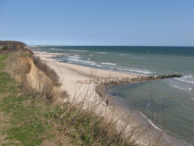 Hier eine Impression von der Steilküste auf welcher Sie zu jeder Zeit mit Ihrem Hund laufen können. Ein Hundestrand befindet sich direkt am 2-3 Minuten vom Haus entfernten Sandstrand. Es ist hier zu jeder Jahreszeit traumhaft.