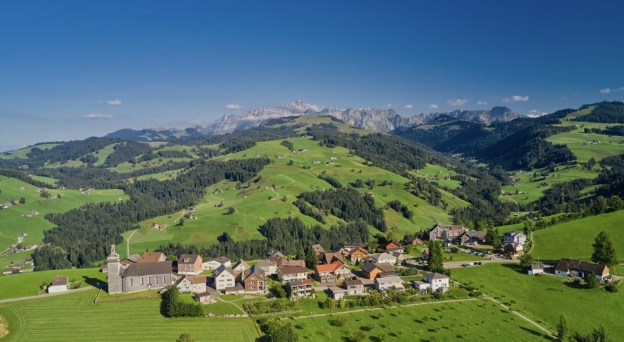 Hemberg mit herrlicher Aussicht in 13 Minuten mit Auto