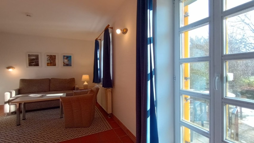 Wohnraum und Terrasse