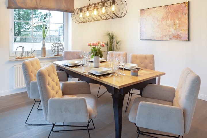 Essbereich mit Kamin