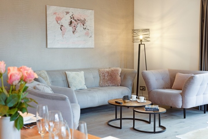 Wohn und Essbereich mit Kamin