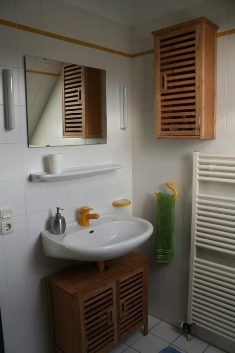 Badezimmer oben mit Badewanne