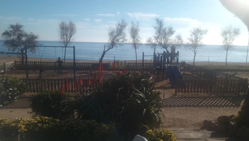 Kinderspielplatz am Strand