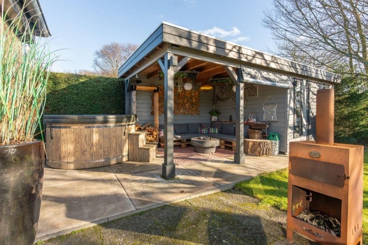 Die Veranda mit Lounge-ecke 