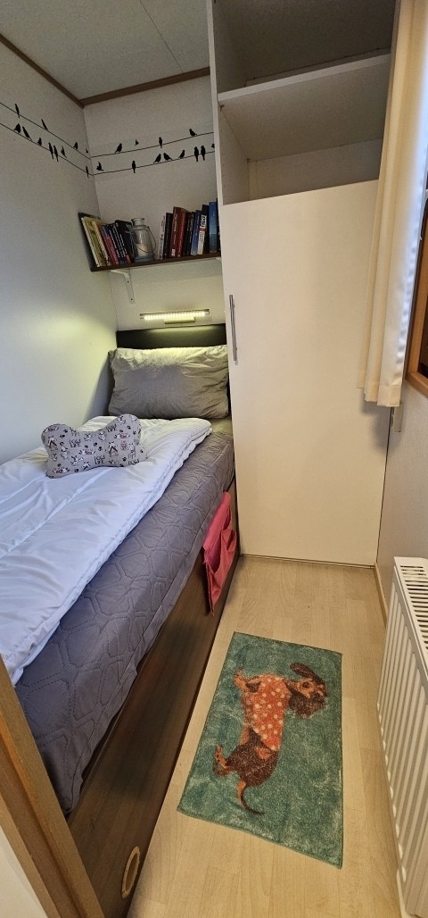 Einzelschlafzimmer mit hochwertiger Matratze